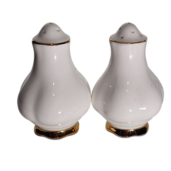 Royal Albert Val D'or Salt Pepper Shakers 3"  white gold trim fine china England - Picture 4 of 9